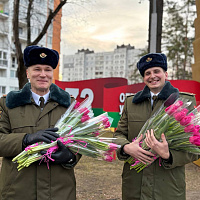 Белорусские военнослужащие поздравляют с наступающим Днём женщин