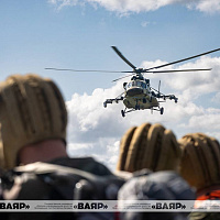 Военнослужащие 5-й отдельной бригады специального назначения выполнили десантирование на воду из вертолета Ми-8МТВ-5