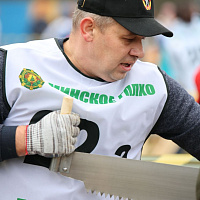 И пером и топором!