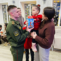 Военнослужащие 65-й автомобильной и 36-й дорожно-мостовой бригад приняли участие в акции «Наши дети»