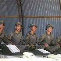 Занятия по воздушно-десантной подготовке с военнослужащими Народно-освободительной армии Китая