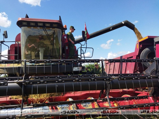 На помощь хлеборобам