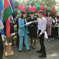 Поздравили выпускников