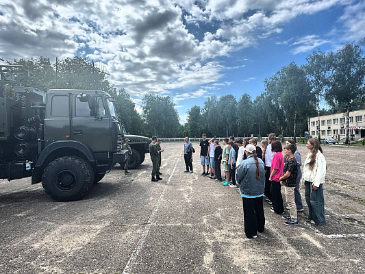 Школьники посетили 48-й отдельный батальон РЭБ 