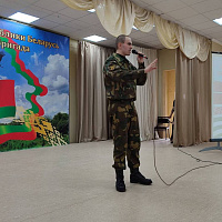 А музыка звучит