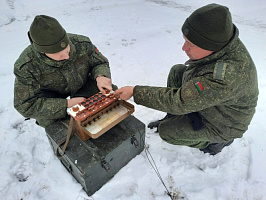 Учатся гвардейцы