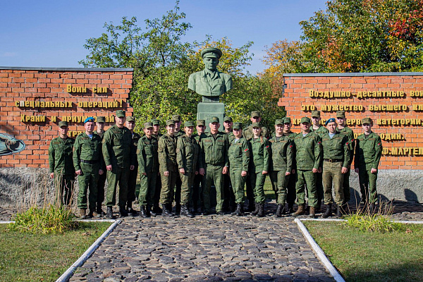 В Брестском гарнизоне прошёл сбор с офицерами-выпускниками