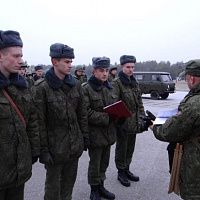 Учатся гвардейцы