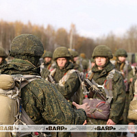 Военнослужащие 103 овдбр совершили прыжки с парашютом из самолета Ил-76МД