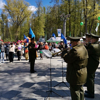 Гвардейцы приняли участие в праздновании 1 Мая