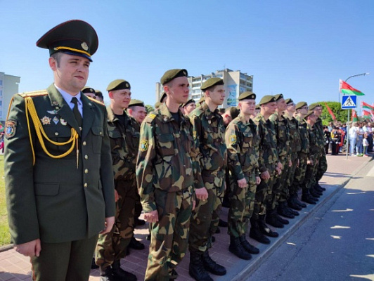 Гвардейцы приняли участие в мероприятиях ко Дню Государственной символики