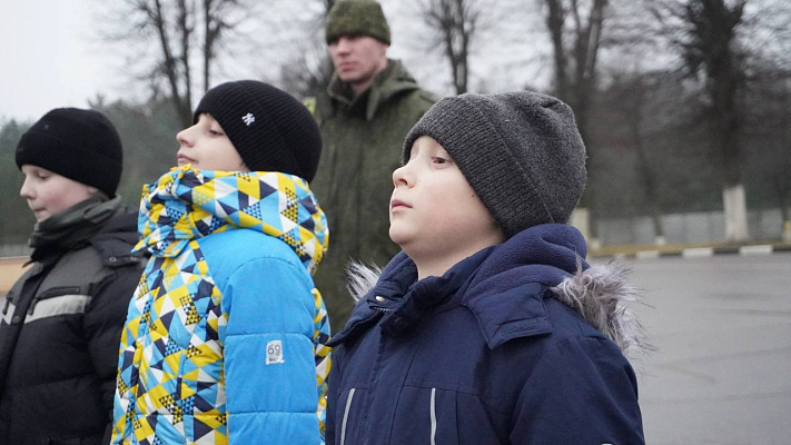 Занятия с воспитанниками военно-патриотического клуба «Гвардейцы 120-й»