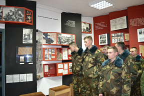 Военнослужащие 740-го зенитного ракетного полка посетили Борисовский краеведческий музей