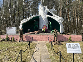 Связисты 62 ЦУС приняли участие в благоустройстве братских могил и захоронений Смолевичского района