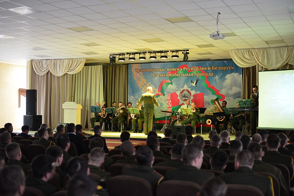 В 65-й автомобильной бригаде состоялось торжественное собрание, посвящённое 46-й годовщине со дня её формирования 