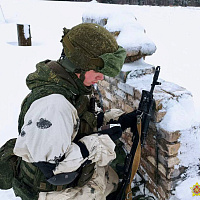 Учатся гвардейцы