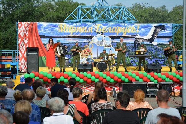 С Днём Независимости поздравили брестские десантники