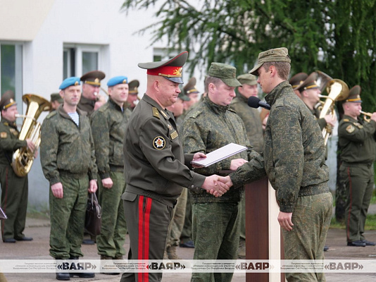 Торжественная церемония передачи техники связи в 619 бхрмусс