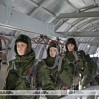 Гвардейцы готовятся к первому прыжку