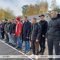 Равнение на службу!