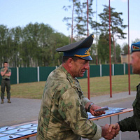 Награждение участников испытания на право ношения нагрудного знака «Доблесть и мастерство»