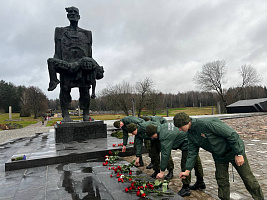 Курсанты Военной академии приняли участие в трудовой акции