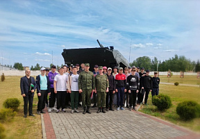 На базе 19-ой отдельной гвардейской механизированной бригады проходят сборы военно-патриотического лагеря «Патриот»