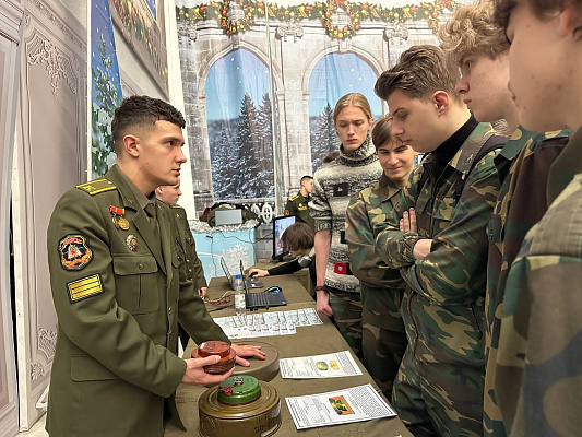 «Готовы Родине служить»