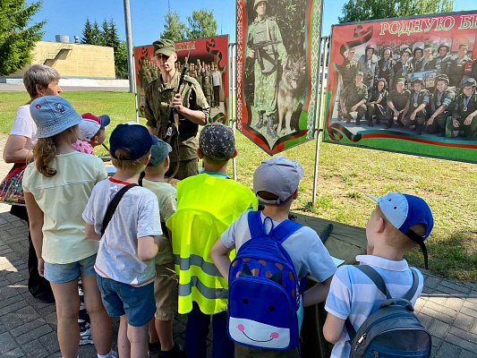 Двери 2-й инженерной бригады открыты для юных гимназистов