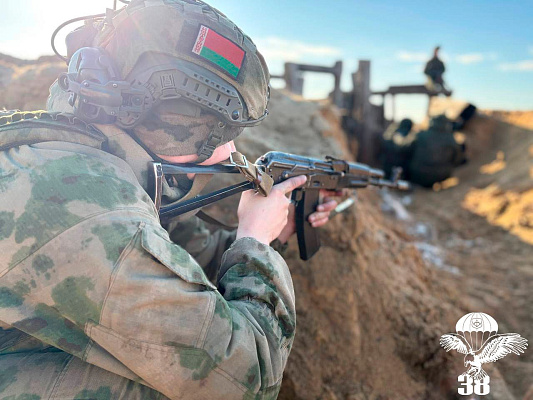 Занятия по боевой подготовке с военнослужащими 38 одшбр