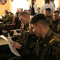 Поздравили военнослужащих 