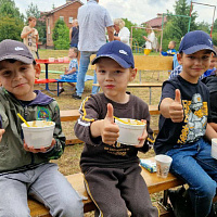 Военнослужащие 38 одшбр посетили Кобринскую детскую деревню