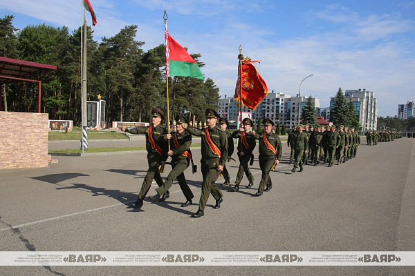 В воинских частях и соединениях прошли торжественные митинги, посвящённые началу нового учебного полугодия