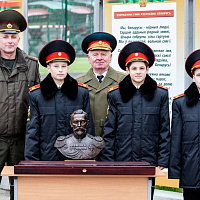 Традициям верны