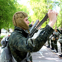 Подготовка к первому прыжку с парашютом