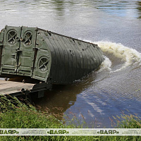 Военнослужащие 188 ибр навели понтонный мост через реку Днепр