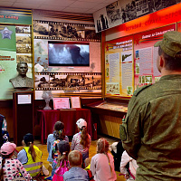 Воспитанники школьного лагеря посетили 120 омбр 