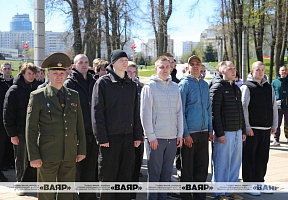 В Беларуси проходит отправка в войска граждан, призванных на срочную военную службу