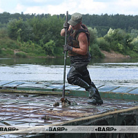 Тактико-специальное занятие по наведению понтонной переправы на реке Днепр