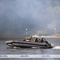 Военнослужащие 6 омбр преодолели водную преграду