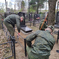 Военнослужащие 60-го отдельного полка связи приняли участие в республиканском субботнике