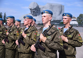 Военнослужащие нового пополнения 38 одшбр приняли Военную присягу
