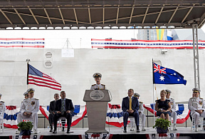 На верфи Austal USA состоялась церемония крещения корабля прибрежной зоны LCS-30 «Канберра»