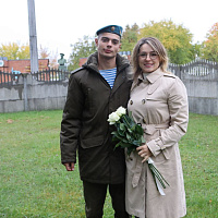 Брестские десантники поздравили мам с наступающим праздником