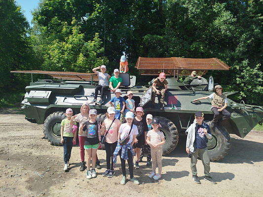 Военнослужащие 103 овдбр провели уроки мужества для школьников 