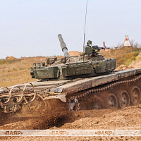 Состязания по полевой выучке среди командиров механизированных и танковых подразделений