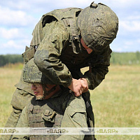 Военнослужащие продолжают оттачивать навыки на занятиях по огневой подготовке