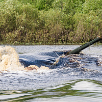 Курсанты Военной академии Республики Беларусь преодолели водную преграду