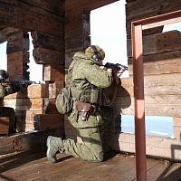 Занятия по огневой подготовке с гвардейцами 120 омбр