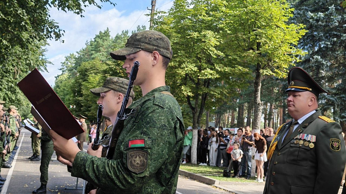 В 72 ОУЦ приведены к Военной присяге более 70 контрактников